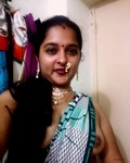 Sexy Indian Bhabhi in black bra showing cleavage and tits boobs pics