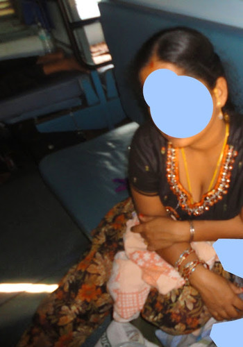 hot nude aunties in train