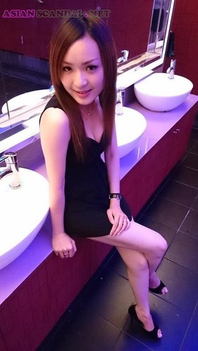 Singapur adolescente masturbándose y teniendo sexo con su novio