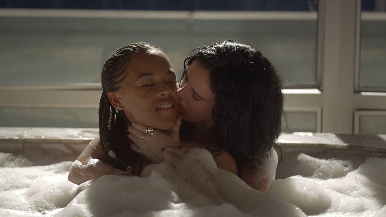 Lesbians bath tub softcore