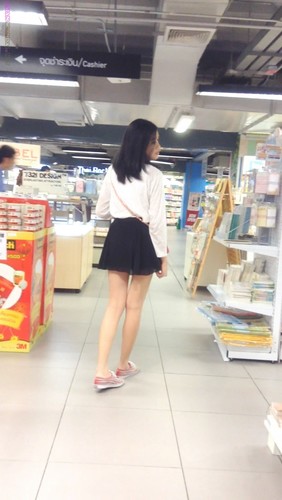 Beautiful Hot Sexy Asian Girls Upskirts At The Shopping Mall 3