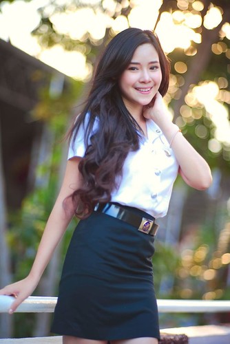 Pretty Thai Schoolgirl Fah barbie Upskirt