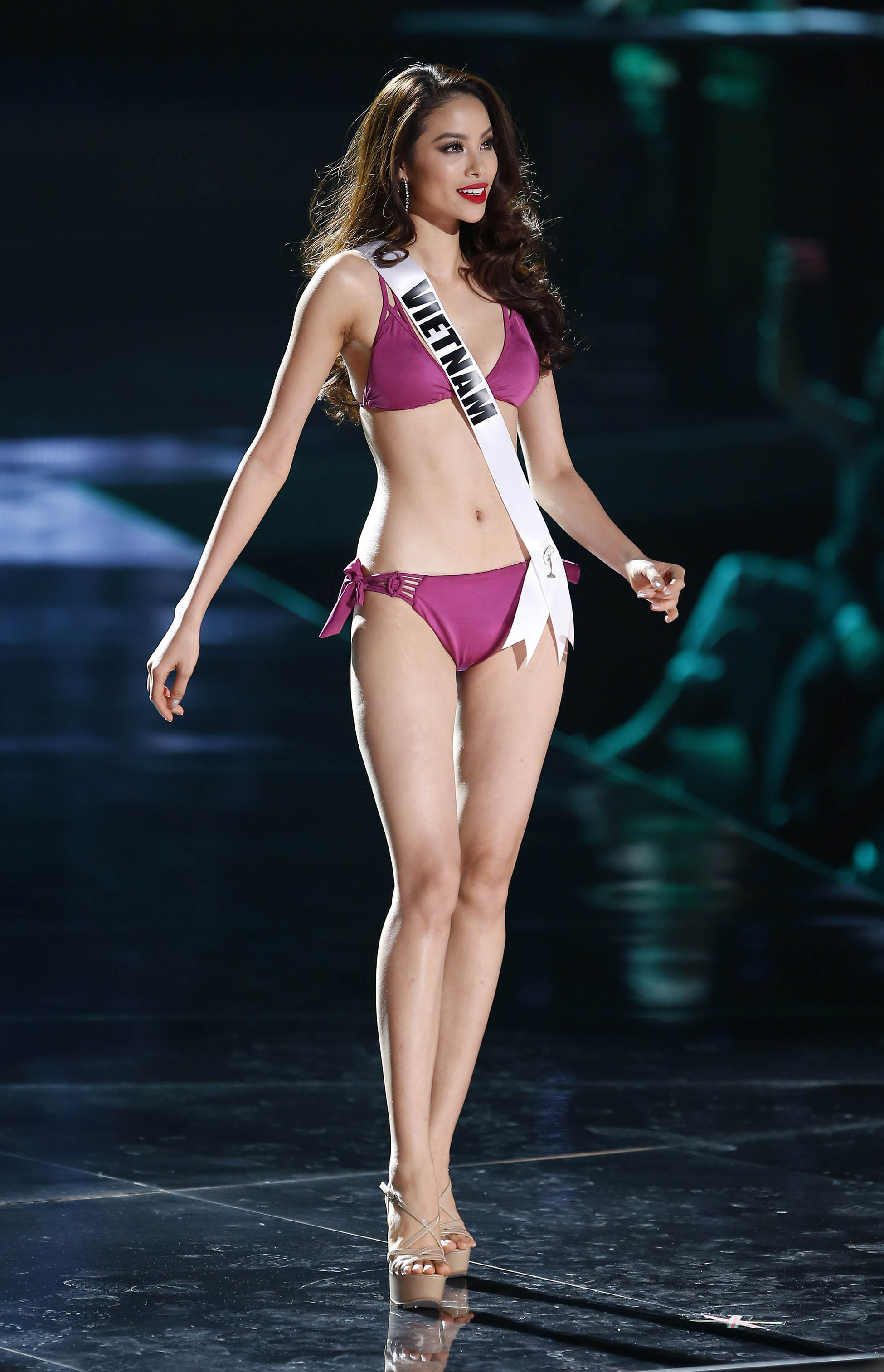 2015-Miss-Universe-Swimsuit-Competition--06.jpg