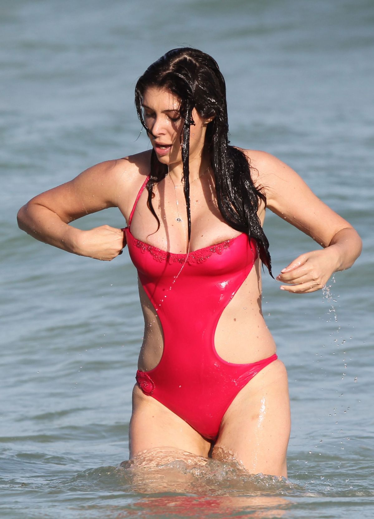 brittny-gastineau-in-swimsuit-at-a-beach-in-miami-12-28-2015_7.jpg