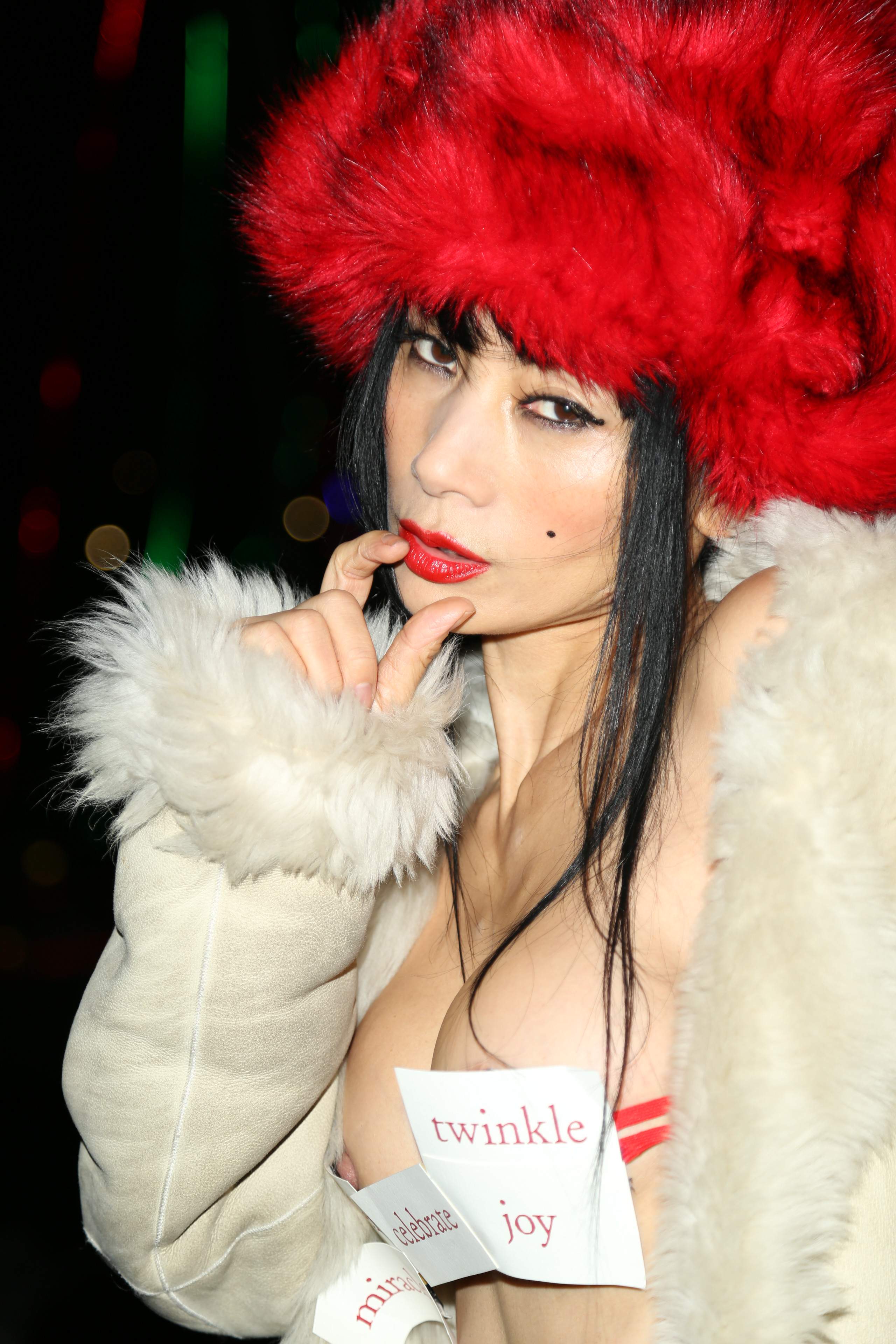 bai-ling-nipple-slip-while-heading-to-a-party-in-los-angeles-07.jpg