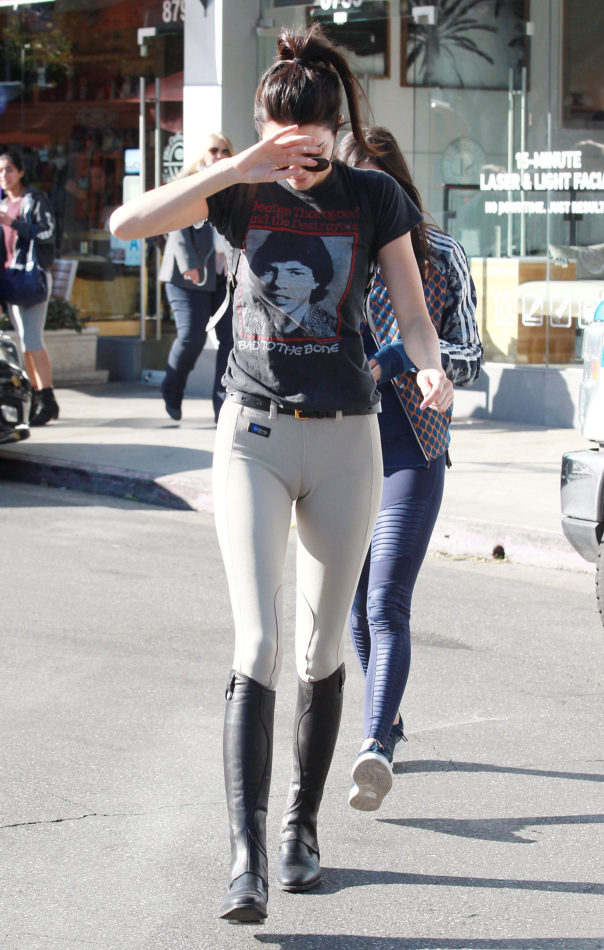 Kendall Jenner leggings (26).JPG
