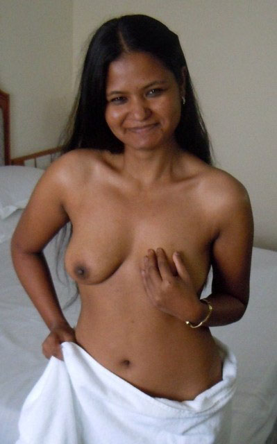 Tamil Nude Desi Girl Pics (4).jpg