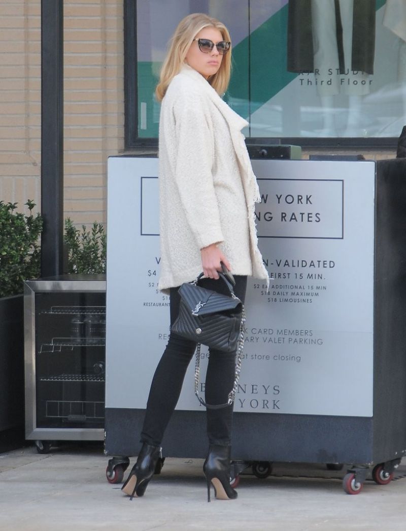 charlotte-mckinney-out-and-about-in-beverly-hills-01-27-2016_13.jpg