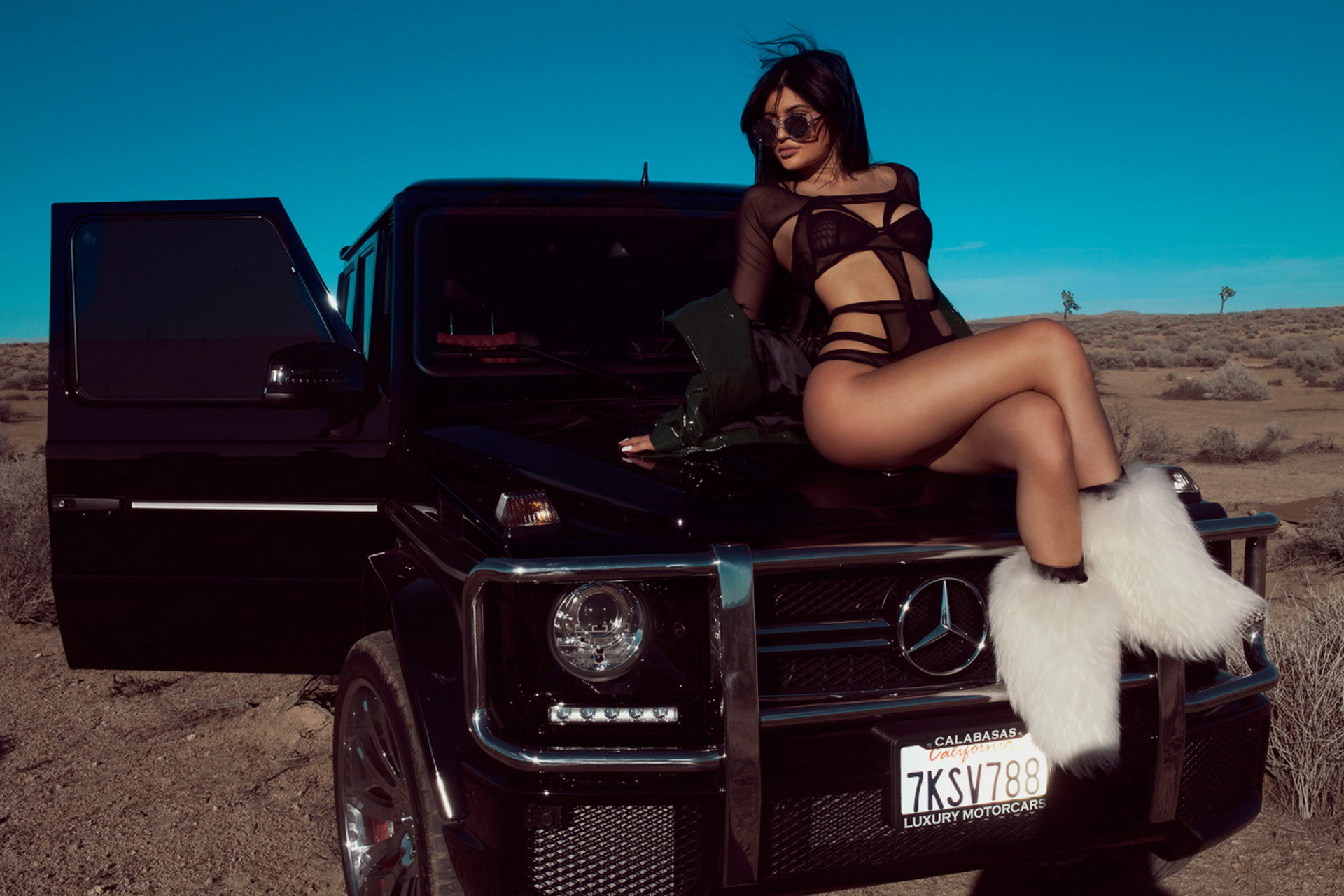 Kylie Jenner in see through bodysuit Instagram 10x HQ photos 13.jpg