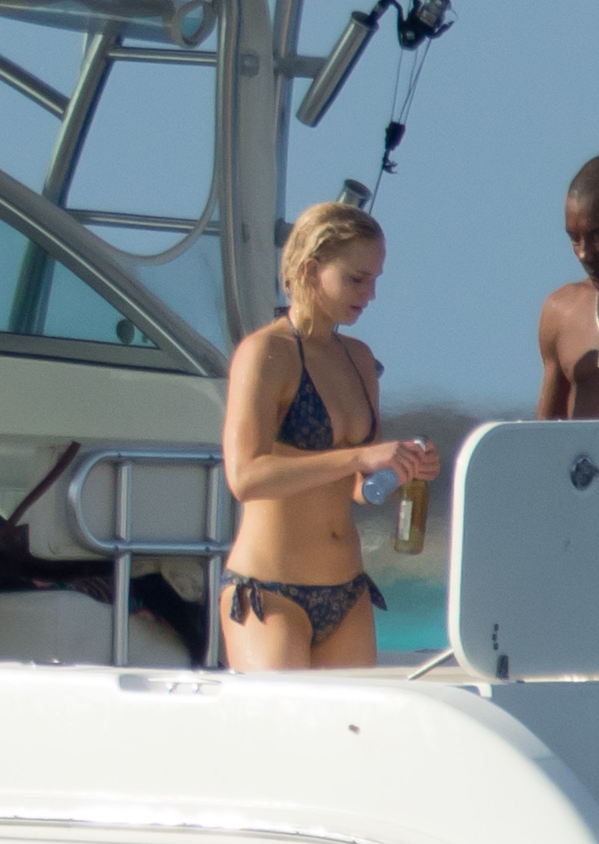 jennifer-lawrence-in-bikini-on-the-boat-in-caribbean-03-04-2016_16.jpg
