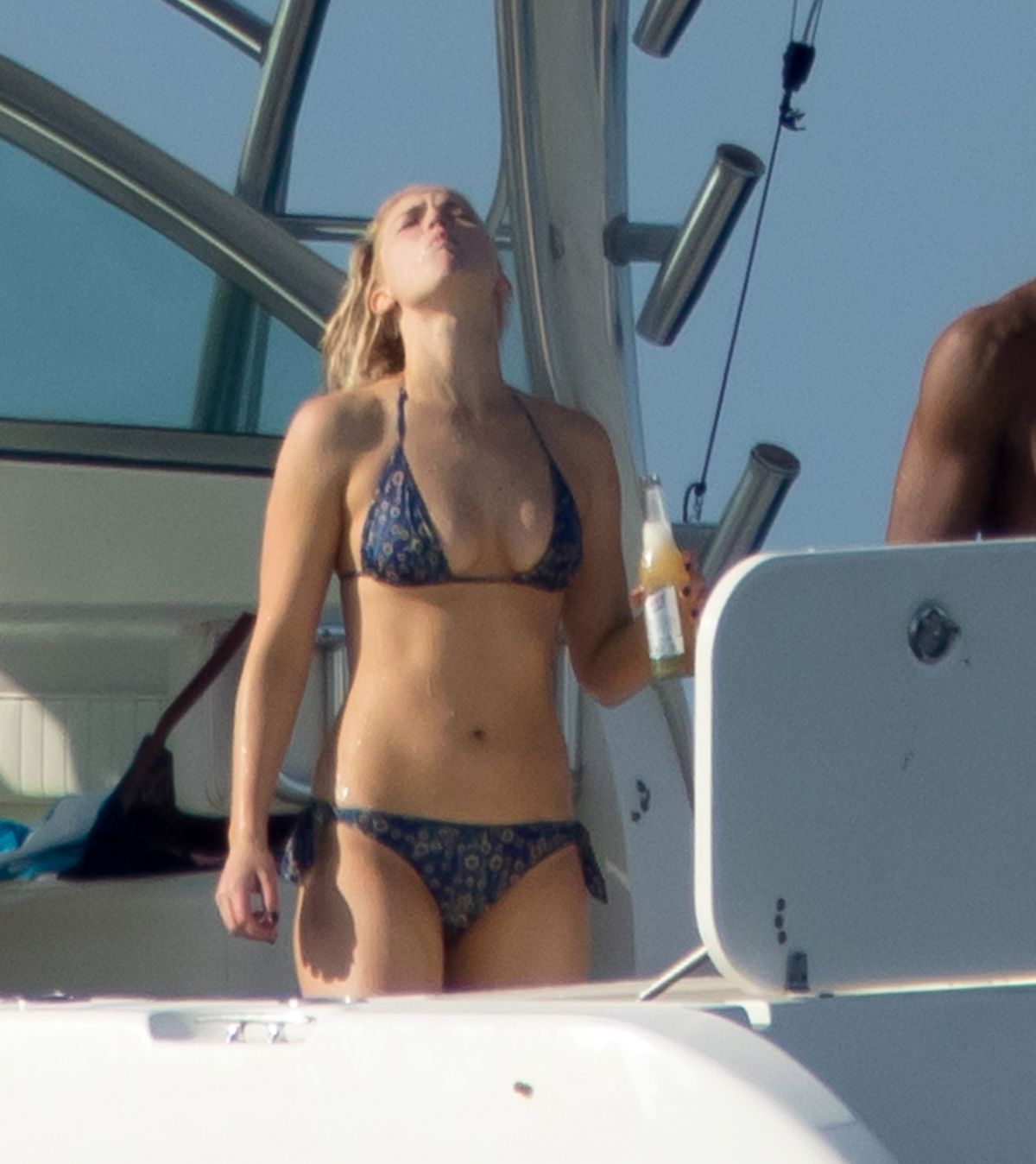 jennifer-lawrence-in-bikini-on-the-boat-in-caribbean-03-04-2016_2.jpg