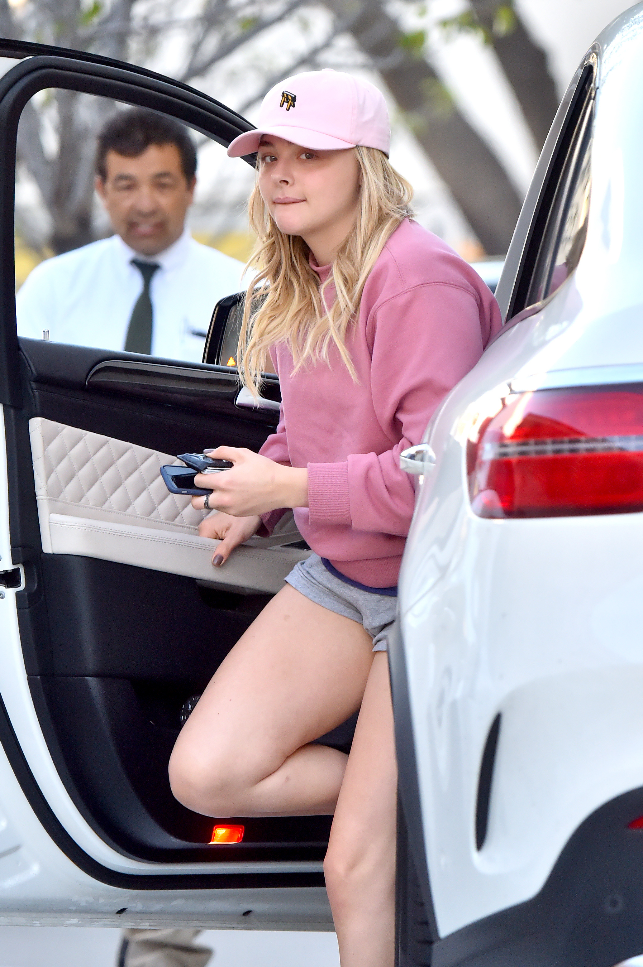 Chloe_Grace_Moretz_Out_in_Beverly_Hills_March_15_2016_04.jpg