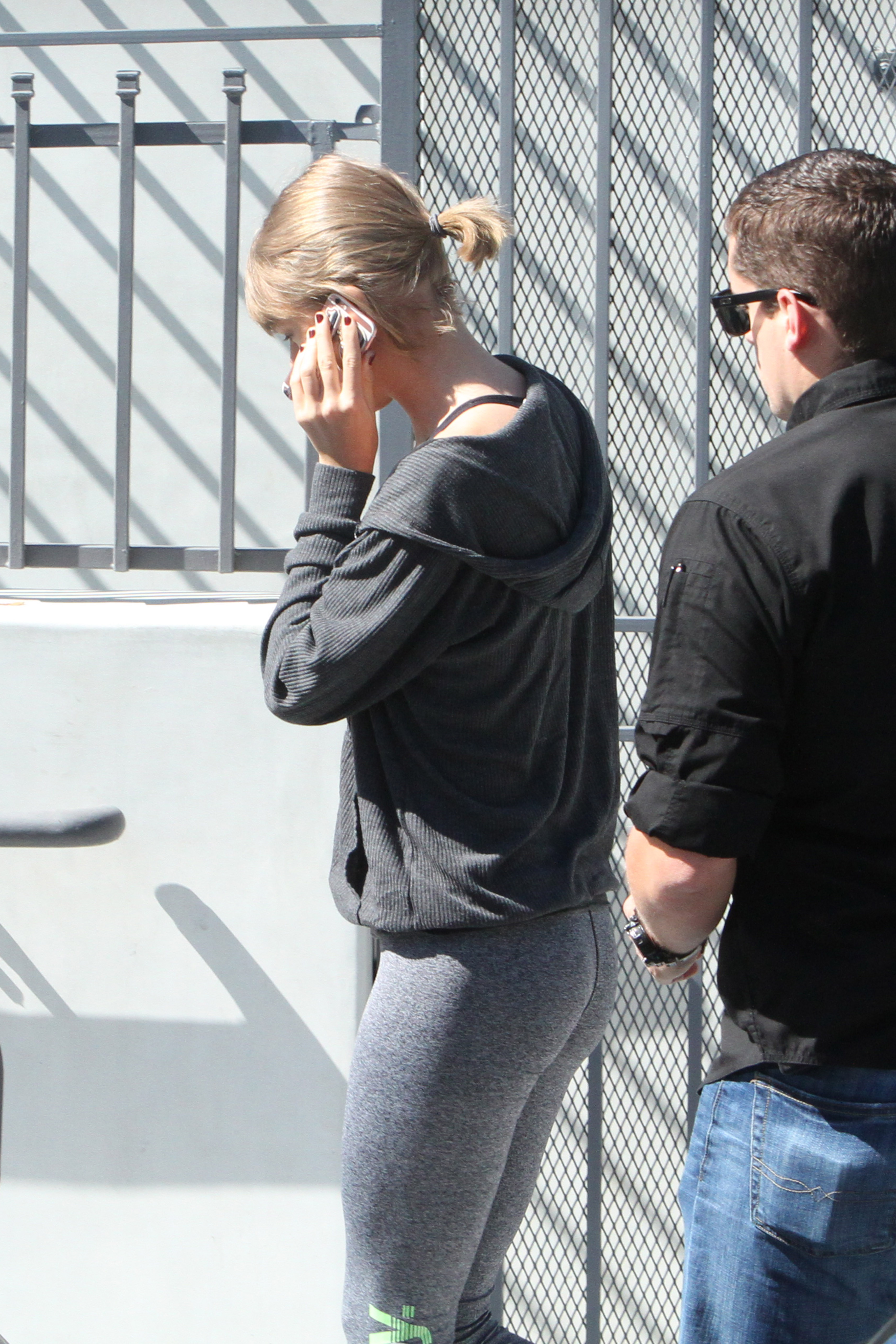 Taylor Swift Going To a Pilates Class in West Hollywood on March 25007.jpg