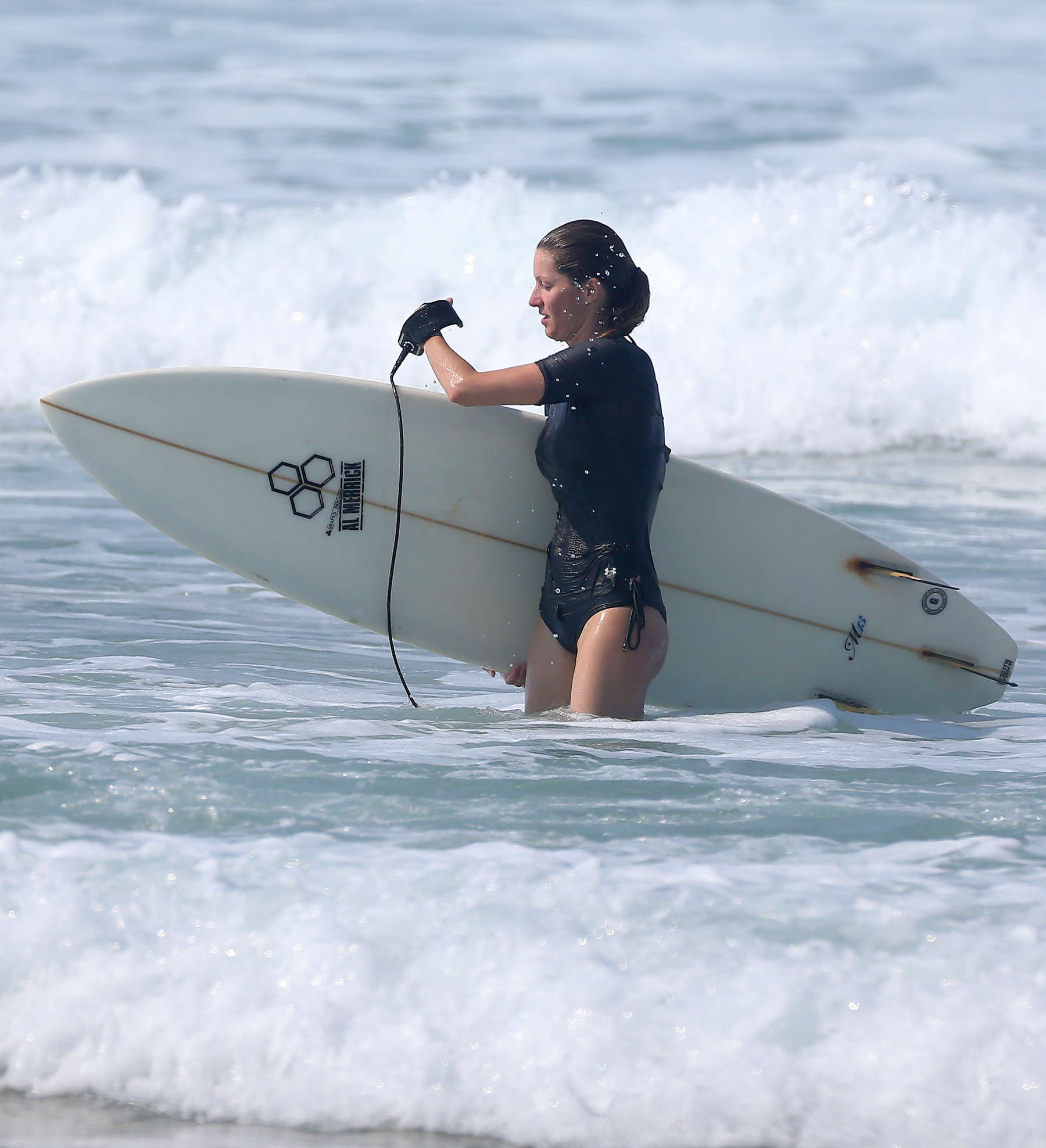 Gisele-Bundchen--Surfing-at-a-beach-2016--08.jpg