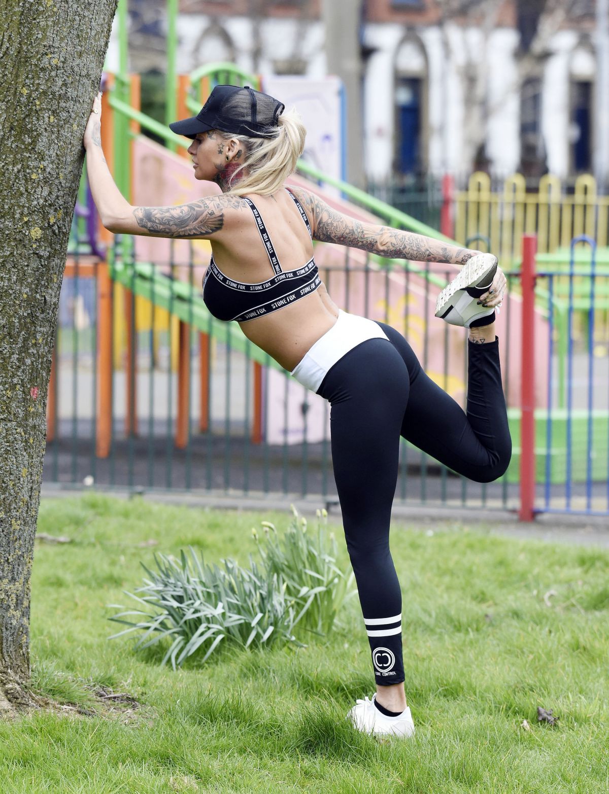 jemma-lucy-working-out-at-a-park-in-manchester-03-28-2016_3.jpg