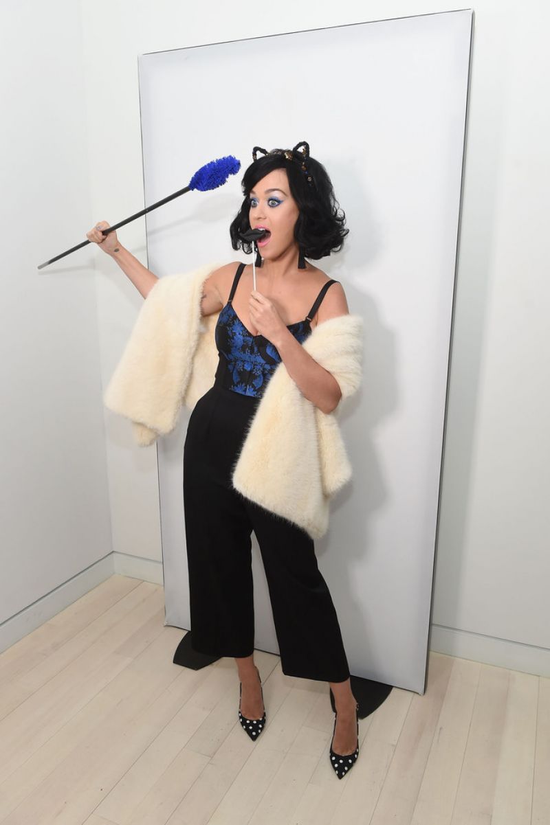 katy-perry-at-covergirl-katy-kat-matte-launch-in-new-york-05-01-2016_3.jpg
