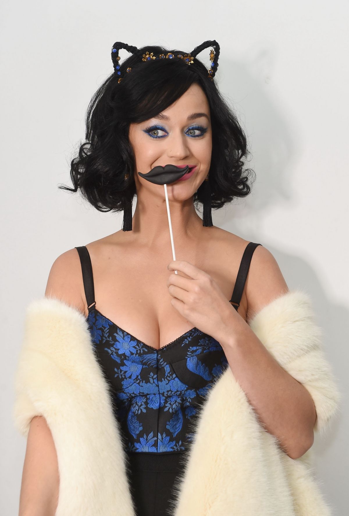 katy-perry-at-covergirl-katy-kat-matte-launch-in-new-york-05-01-2016_8.jpg