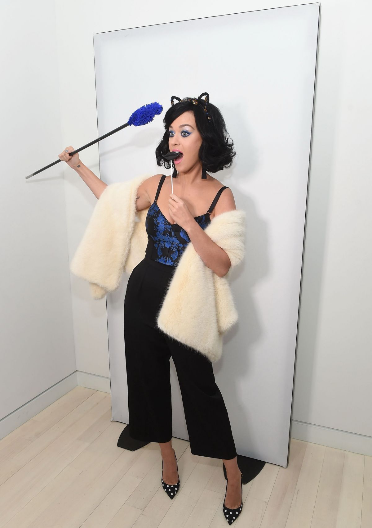 katy-perry-at-covergirl-katy-kat-matte-launch-in-new-york-05-01-2016_13.jpg