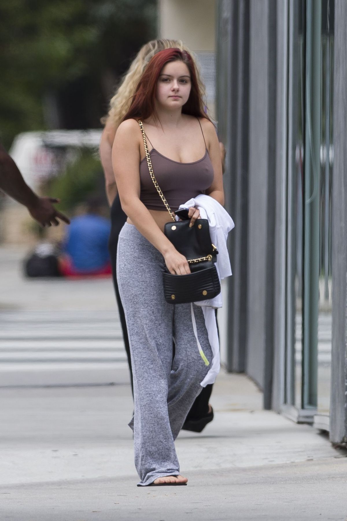ariel-winter-in-tank-top-out-and-about-in-west-hollywood-05-18-2016_6.jpg