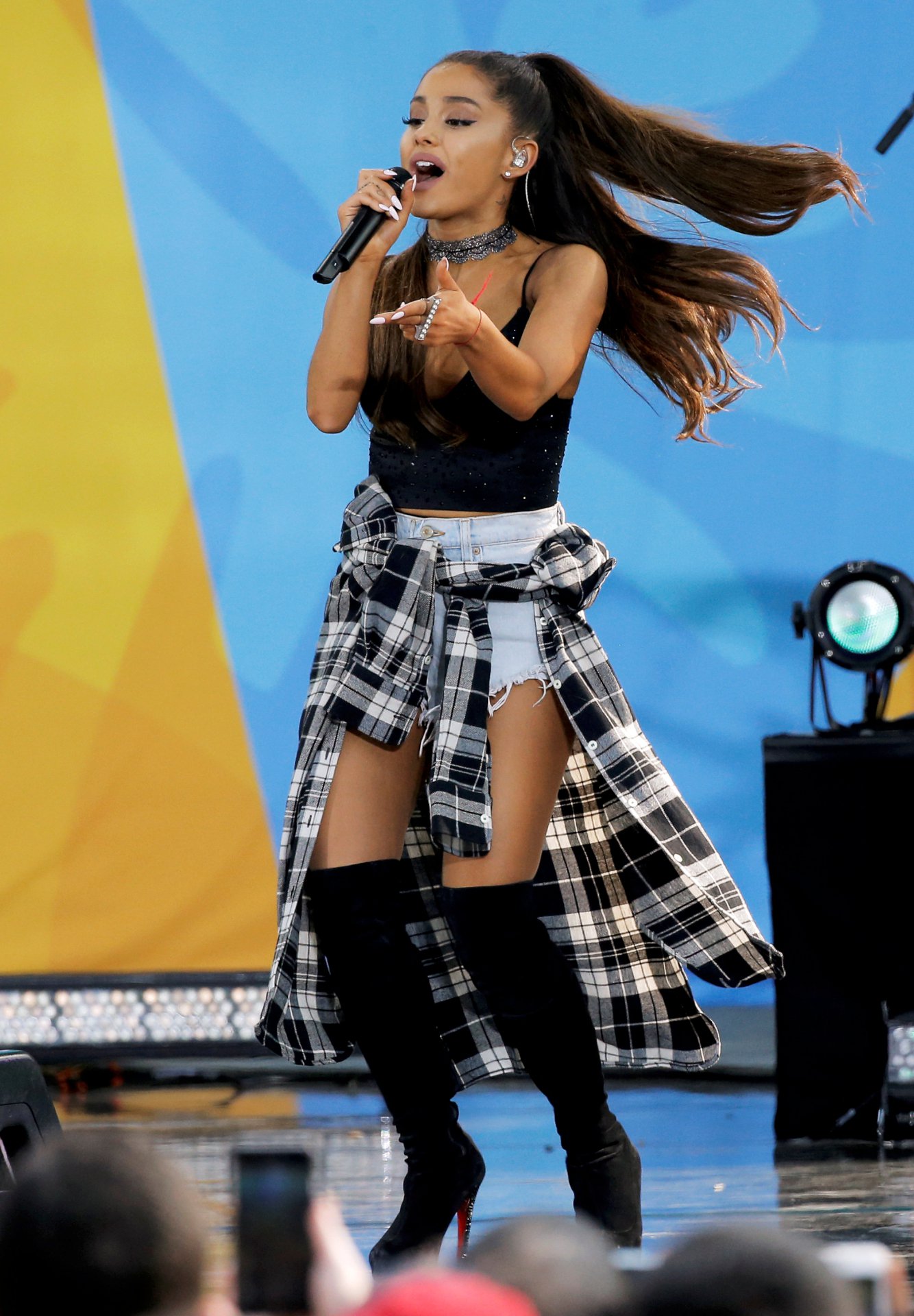 Ariana-Grande-4.jpg