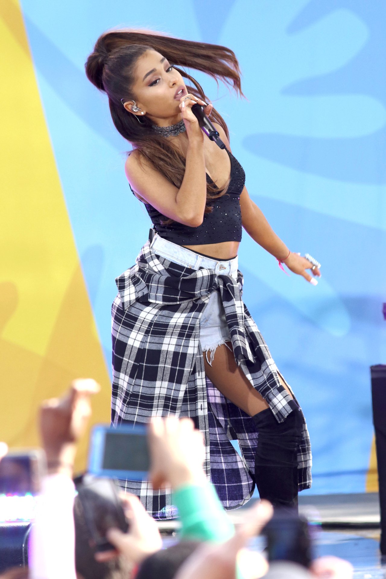 Ariana-Grande-3.jpg