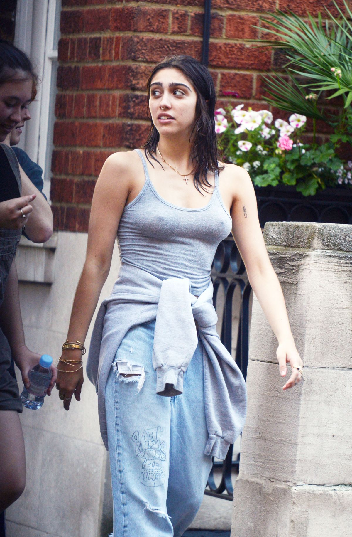 lourdes-leon-out-and-about-in-london-06-20-2016_11.jpg