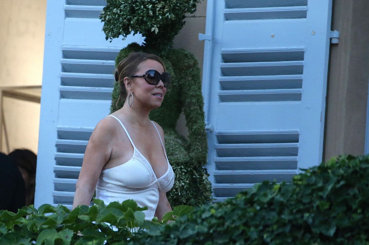 mariah-carey-at-a-private-dinner-in-st-tropez-07-19-2016_16.jpg
