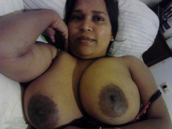 busty-tits-wali-nude-aunty.jpg