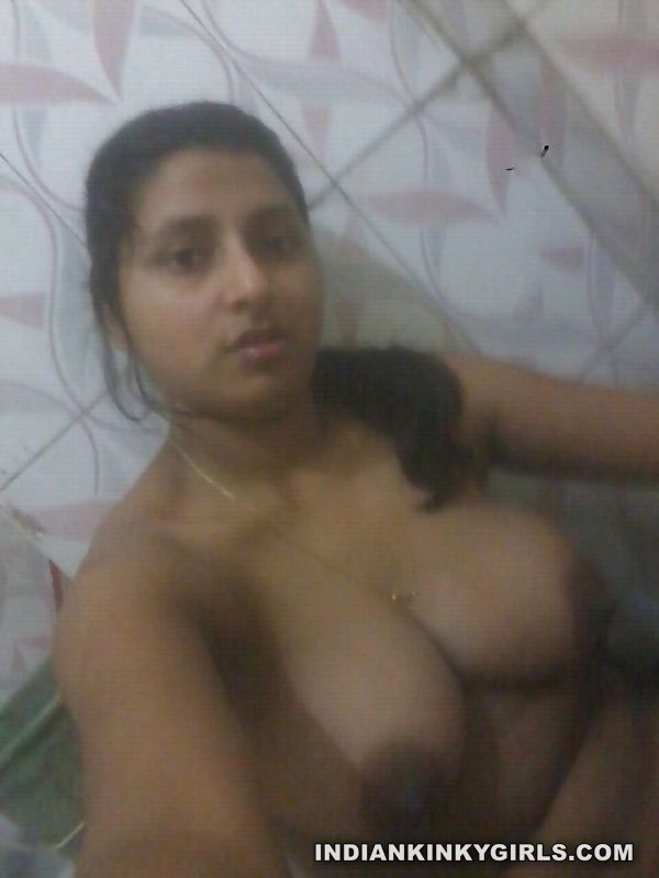Chubby Raipur college girl taking Nude Selfies Hot_009.jpg