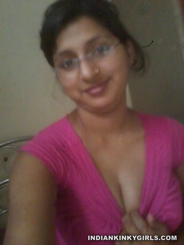Chubby Raipur college girl taking Nude Selfies Hot.jpg