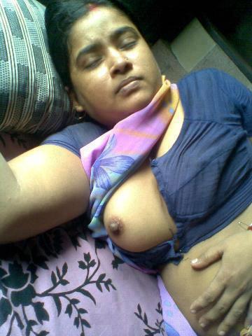 busty-horny-nude-indian-bhabhi.jpg