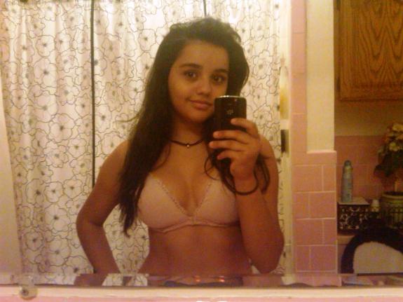 hot-indian-college-girl-nude-selfie.jpg
