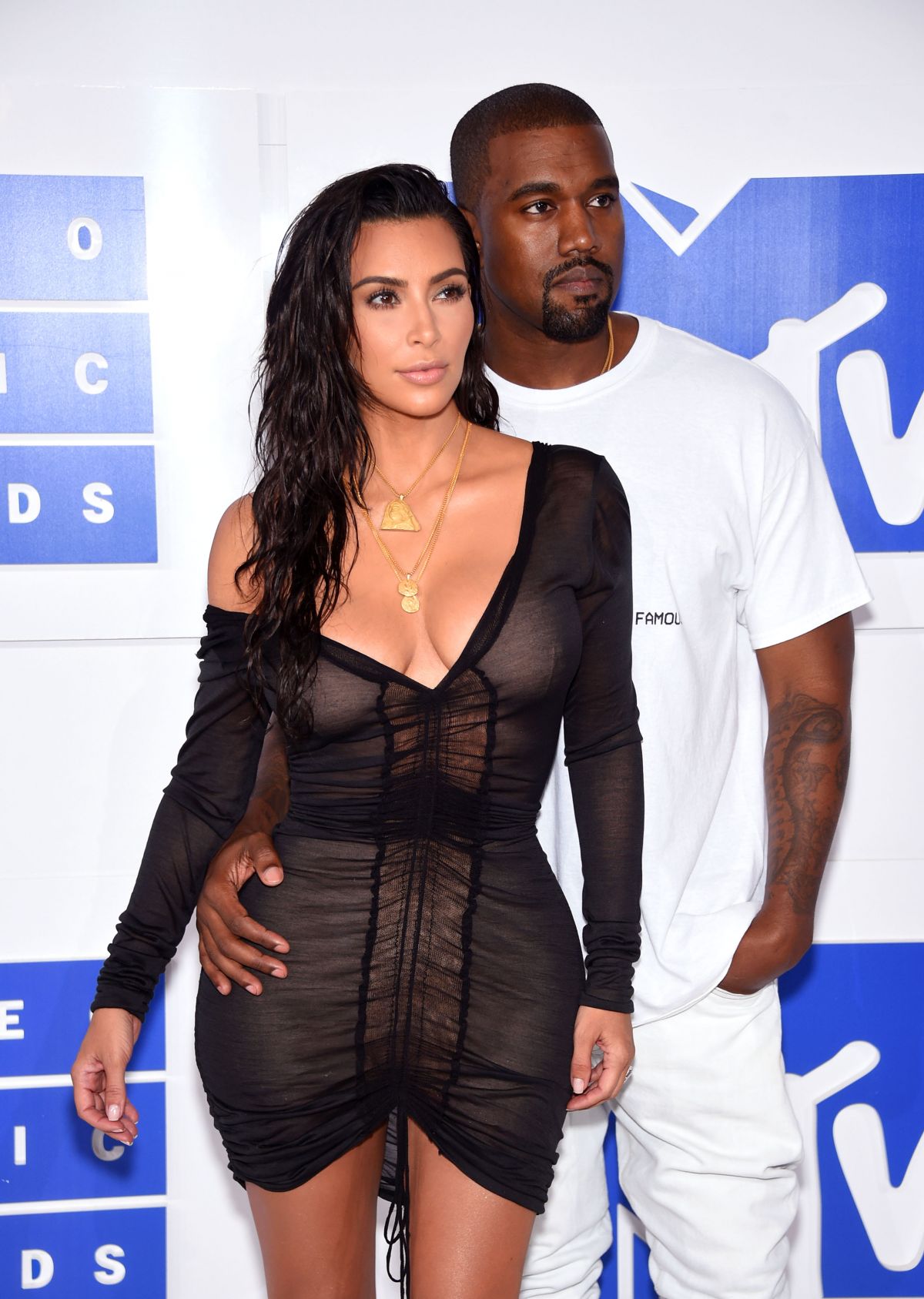 kim-kardashian-at-2016-mtv-video-music-awards-in-new-york-08-28-2016_17.jpg