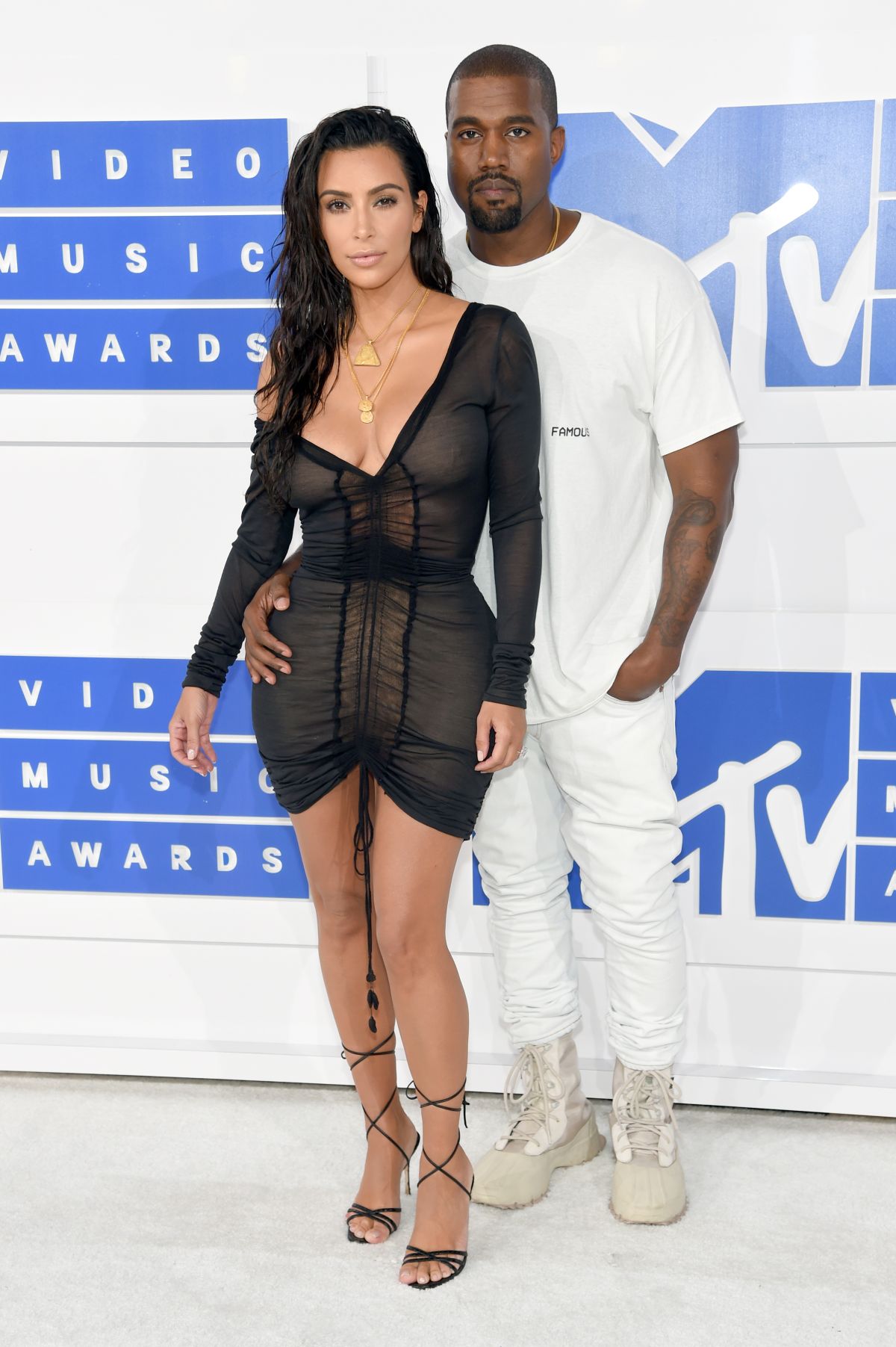 kim-kardashian-at-2016-mtv-video-music-awards-in-new-york-08-28-2016_18.jpg