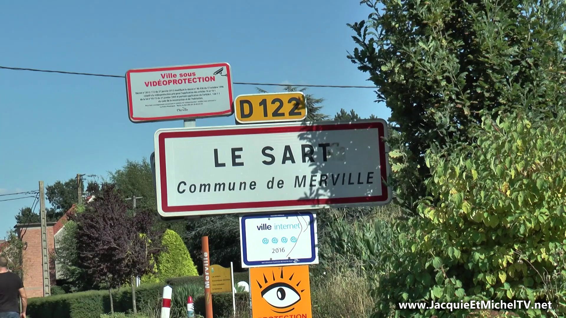 JacquieEtMichelTV.28.09.02.Therese.Le.Tour.De.France.Des.Gangbangs.1080p.XXX.MP4-U4A.cover.jpg