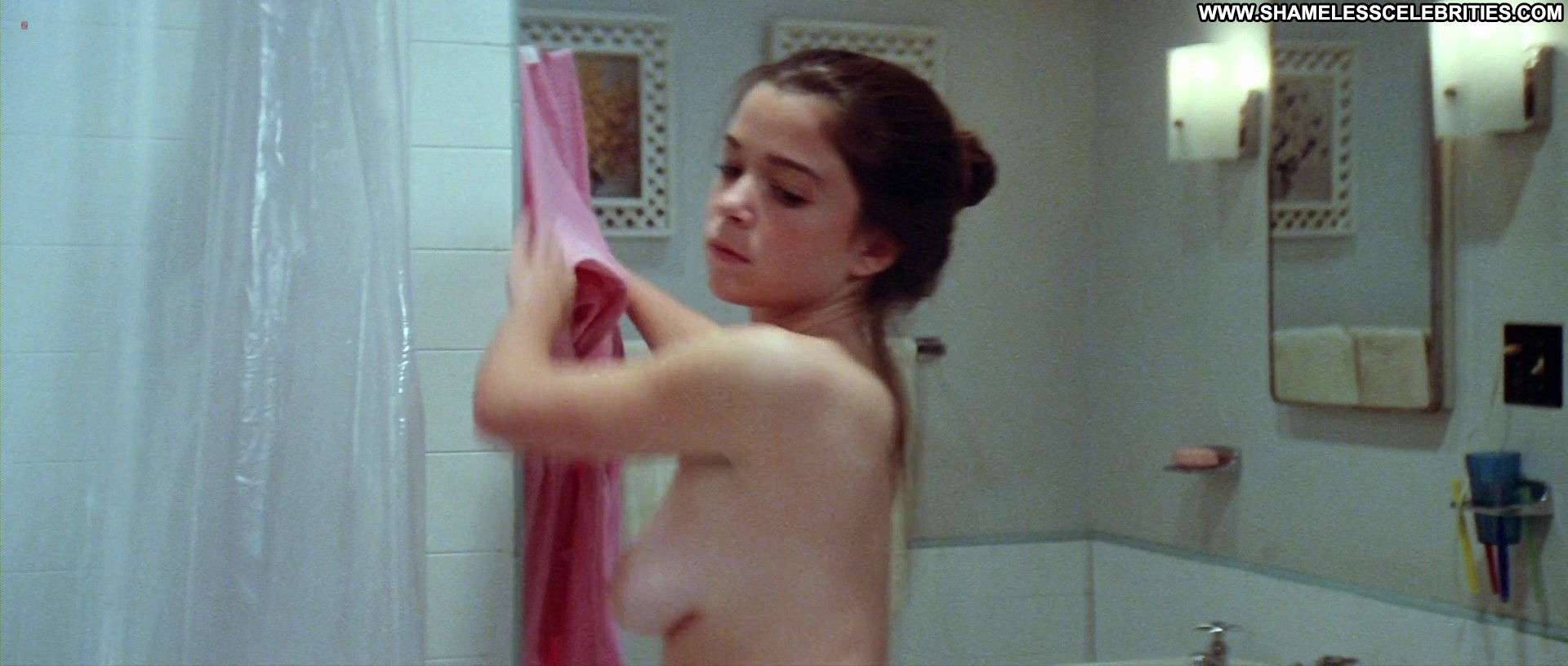 elizabeth-berridge-the-funhouse-celebrity-shower-posing-hot-topless-nude-3.jpg