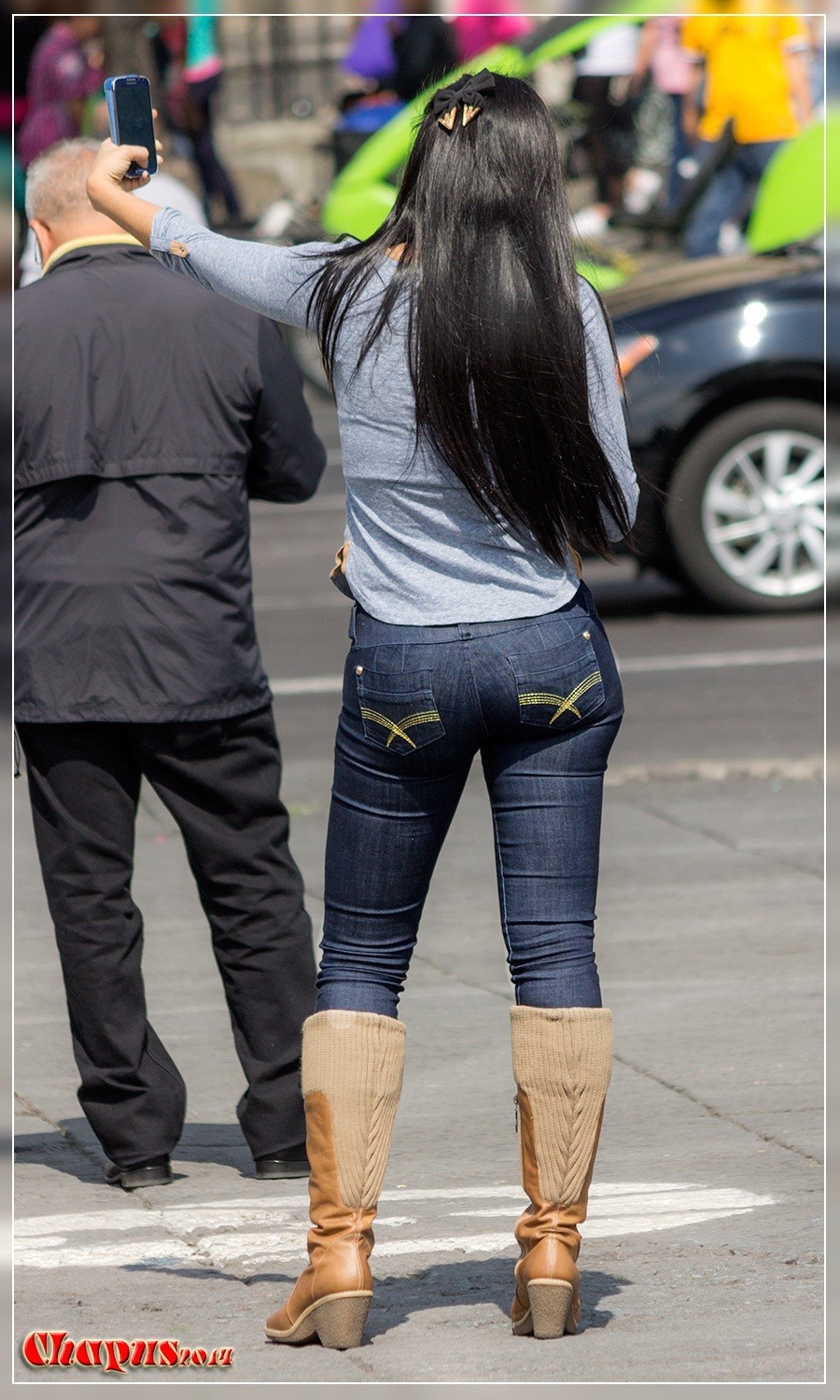brunette in tight jeans (3).jpg