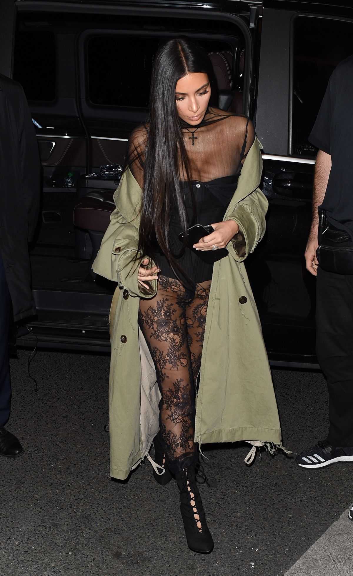 Kim-Kardashian-See-through-Outfit-15.jpg