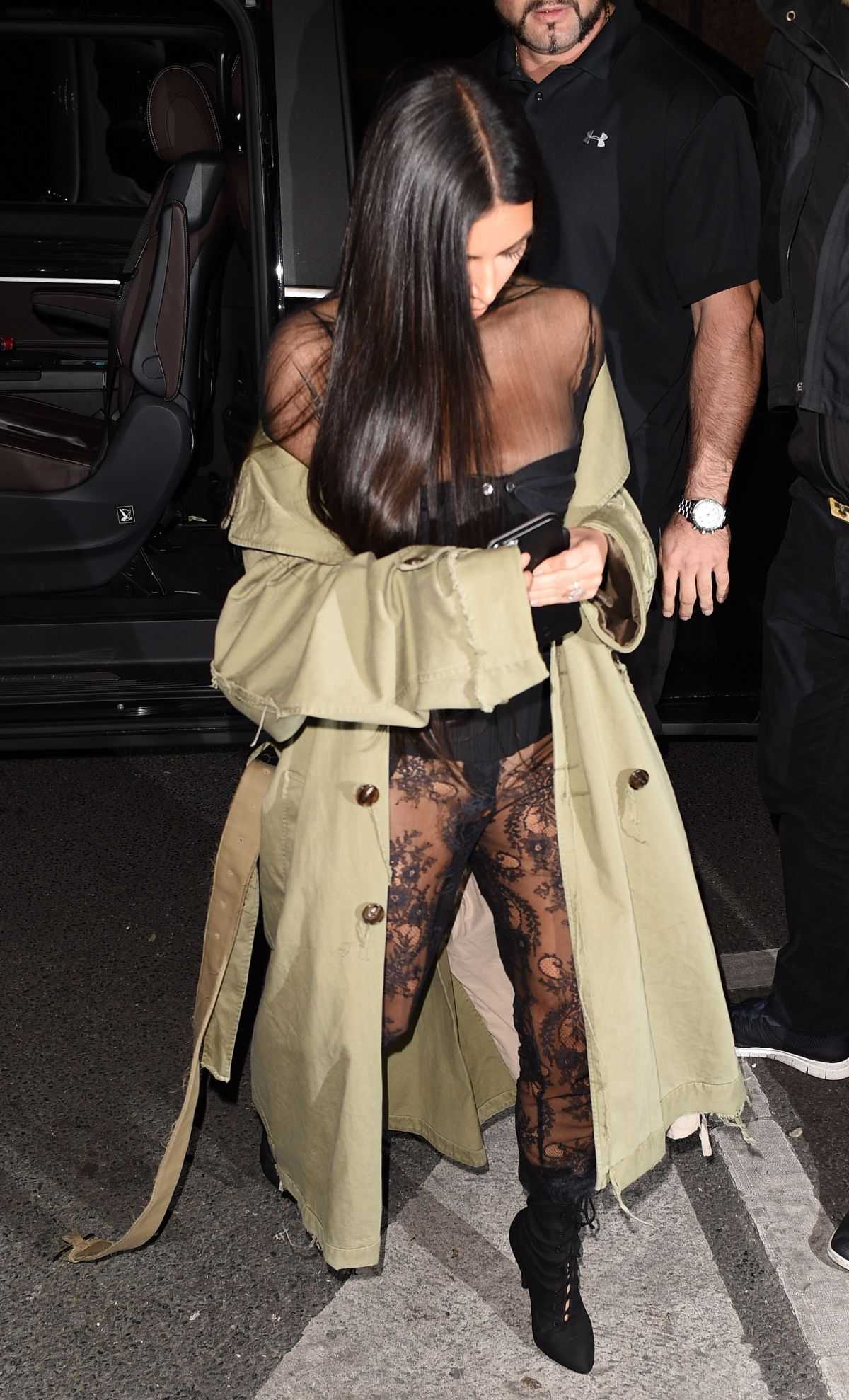 Kim-Kardashian-See-through-Outfit-4.jpg