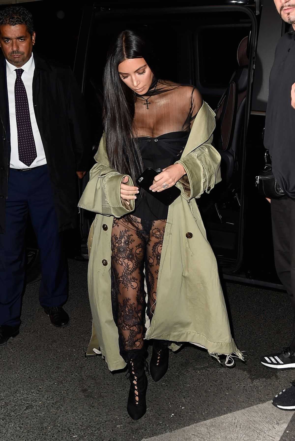Kim-Kardashian-See-through-Outfit-19.jpg