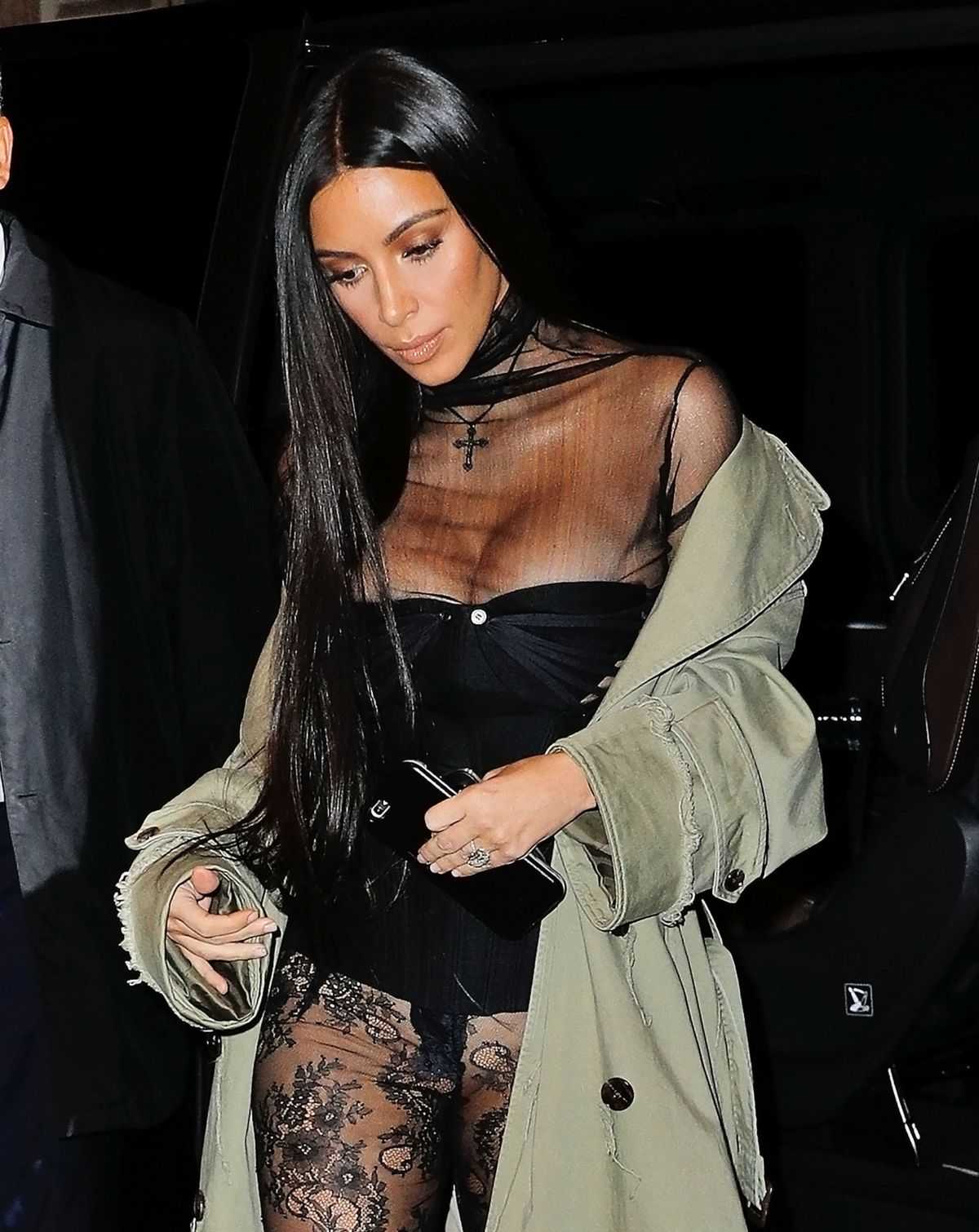 Kim-Kardashian-See-through-Outfit-11.jpg
