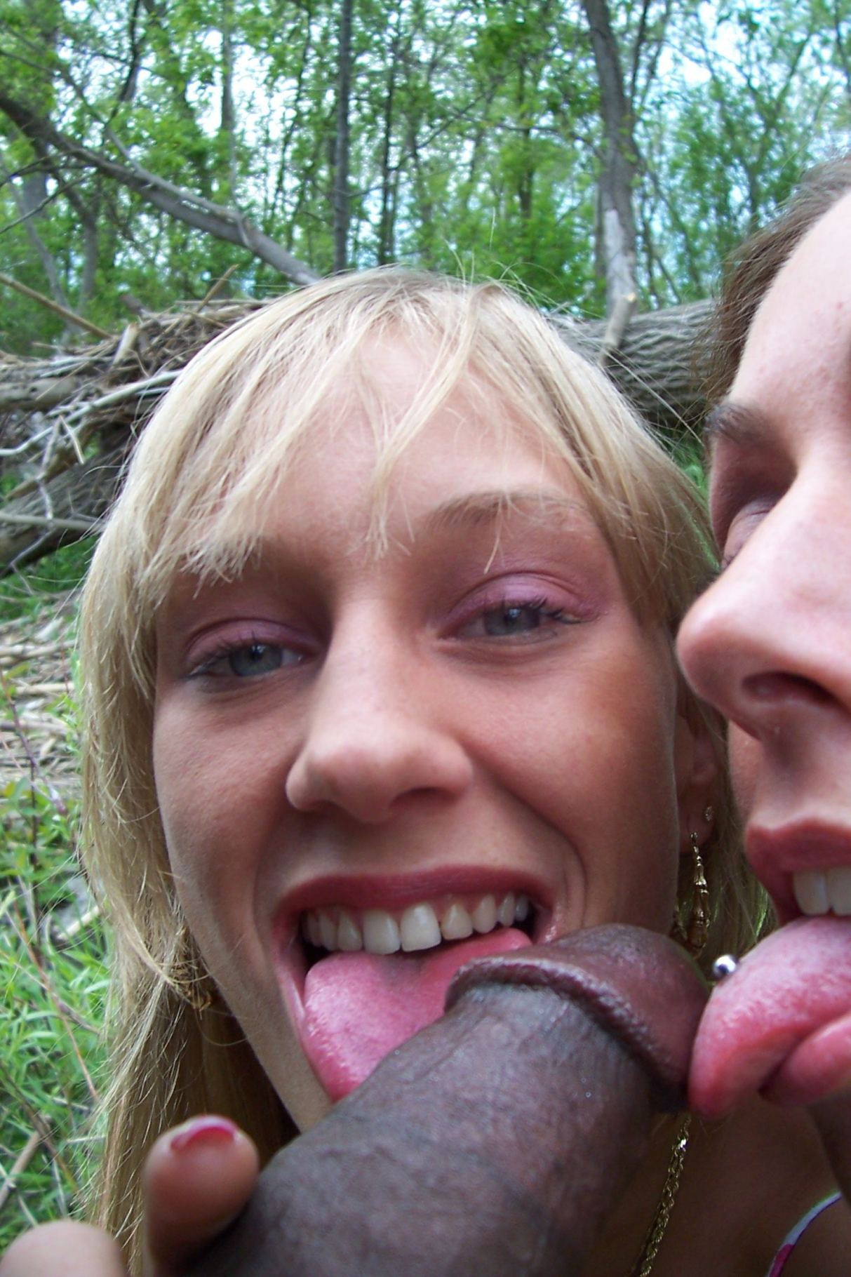 Amateur girl want to suck dick11.jpg