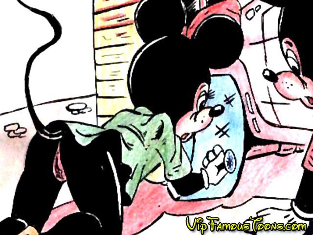 Mickey-And-Minnie-Pencil-03_Gotofap.tk__3234955592.jpg