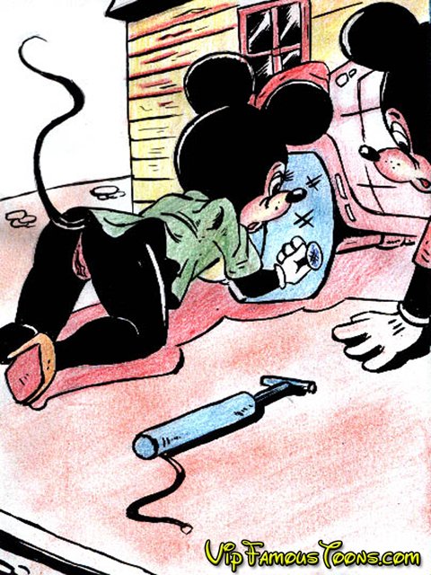 Mickey-And-Minnie-Pencil-04_Gotofap.tk__612455672.jpg