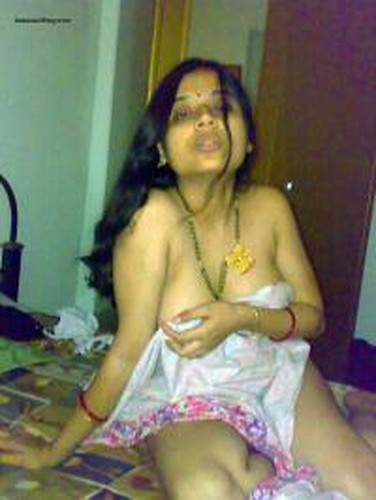 Ka mangalsutra selfies desi housewife saat nude Brother Ne