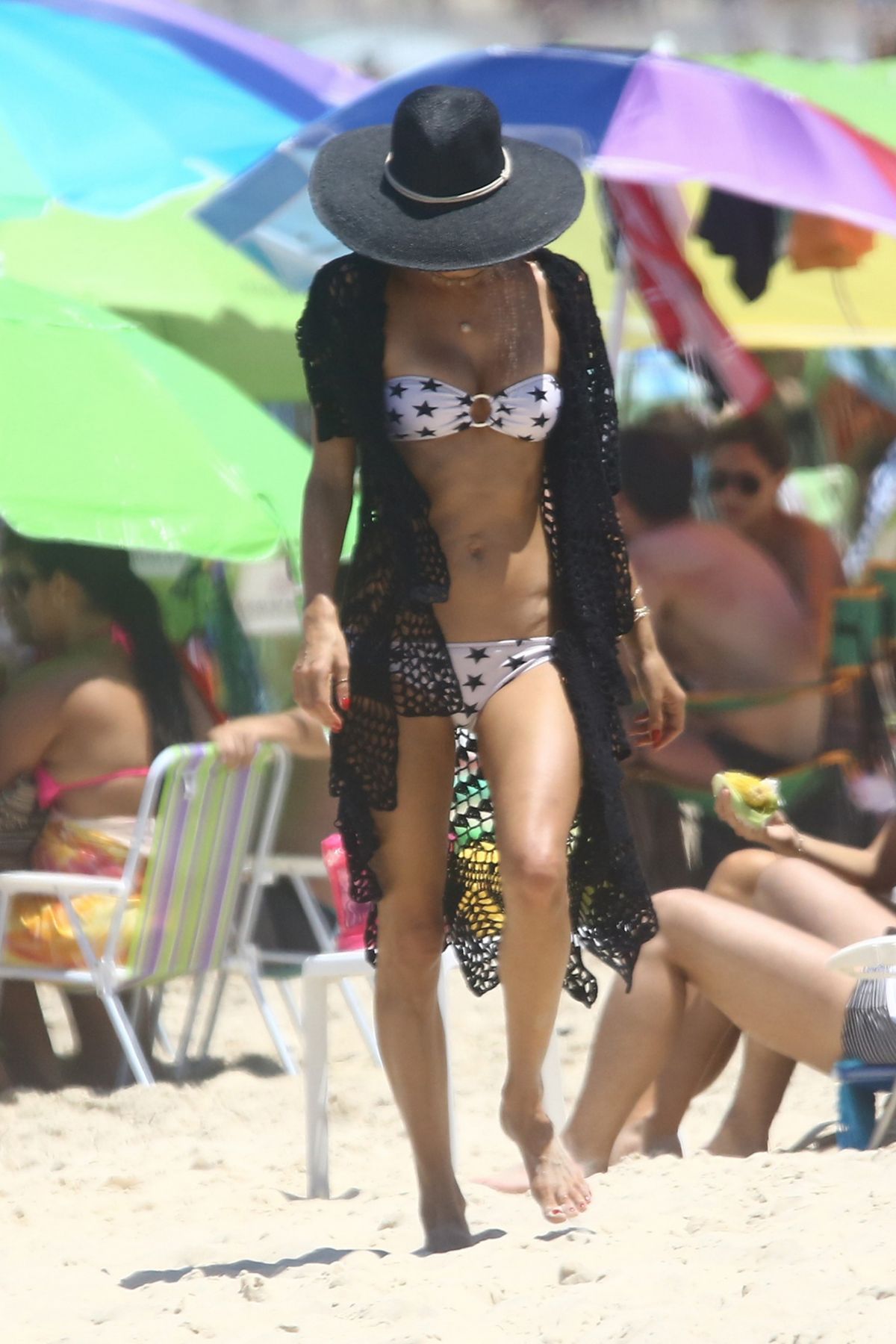 alessandra-ambrosio-in-bikini-on-the-beach-in-florianopolis-12-29-2016_21.jpg