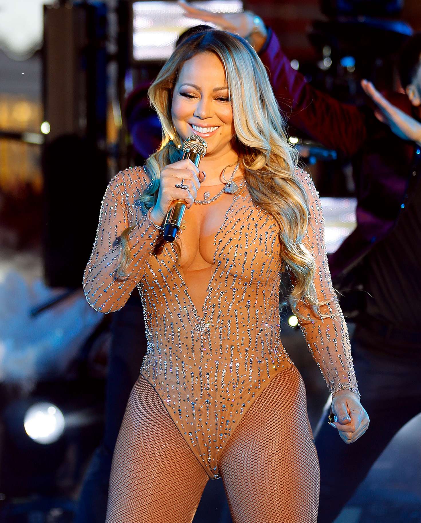 Mariah-Carey--Performance-at-Times-Square--04.jpg
