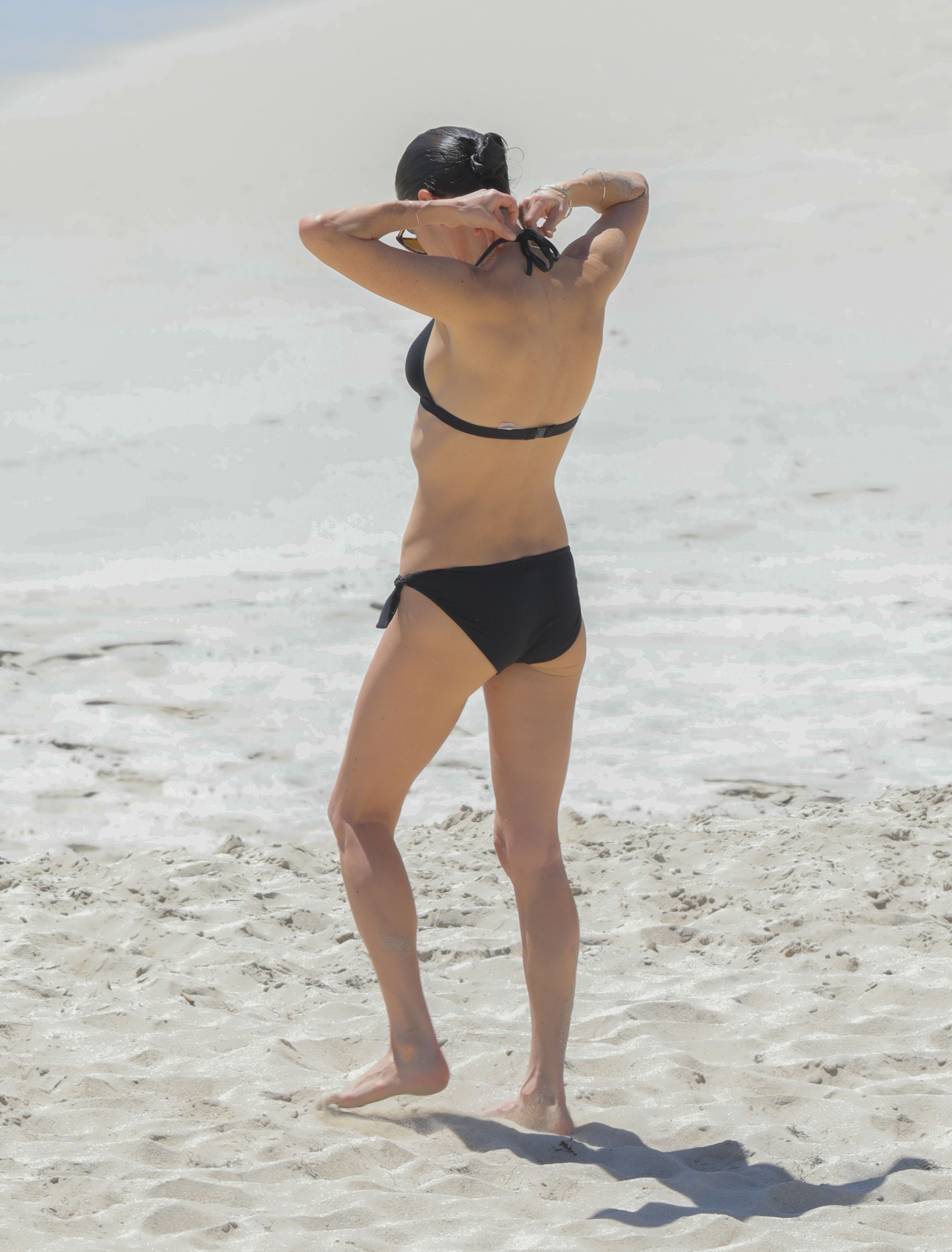 Jennifer Connelly sexy bikini cameltoe pokies candids on the beach in St Barts 66x HQ photos 46.jpg