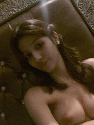 Naughty Desi Girlfriend Nude Selfies Showing Lovely Boobs Indian Nude Girls