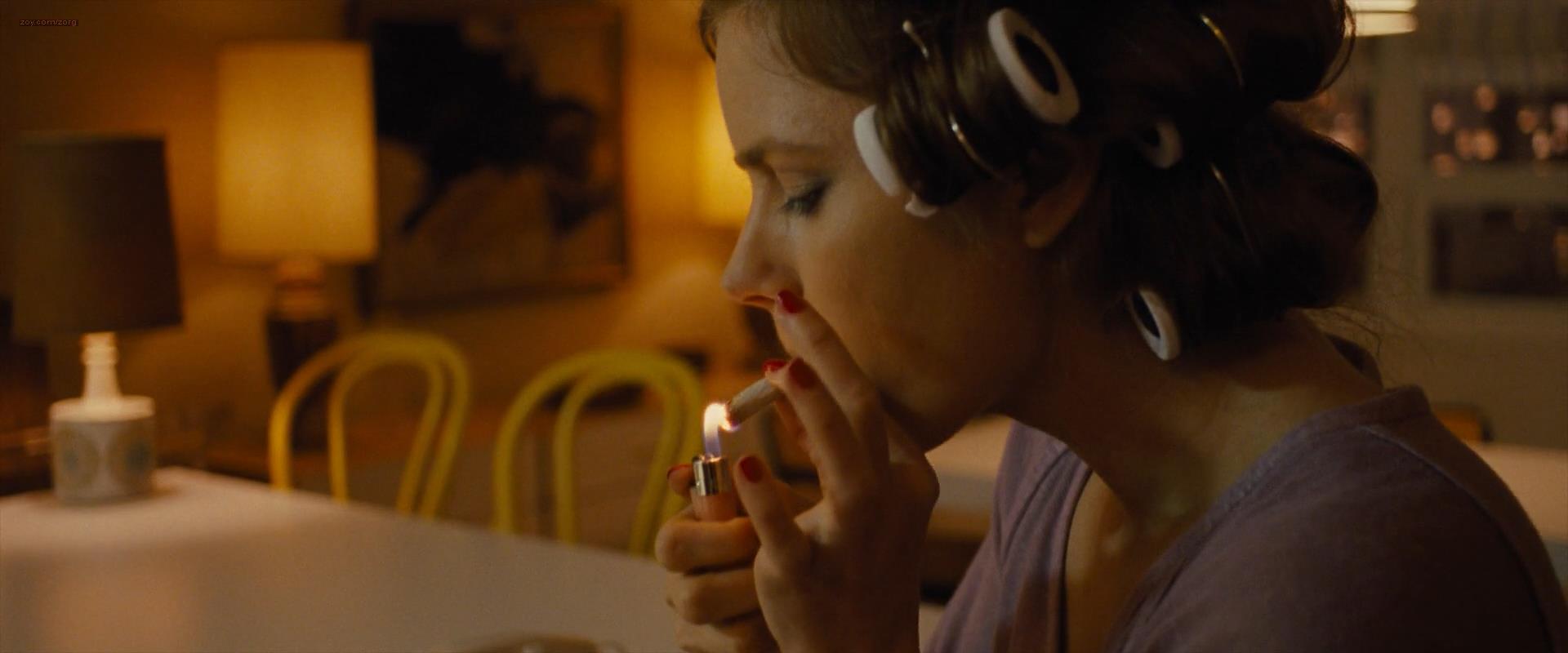 Amy Adams, Jennifer Lawrence - American Hustle 1080p BluRay 12.jpg